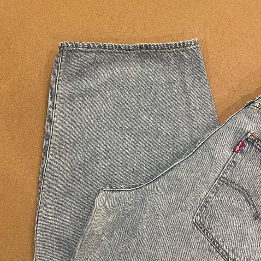Women’s Levi’s Premium Baggy Dad Jeans Light Wash Distressed Size 32 - Picture 3 of 16
